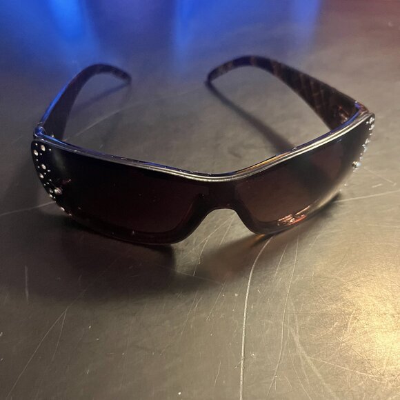 DG Sunglasses Good Condition Tortoise Shell With Diamond look Accents - Picture 6 of 11